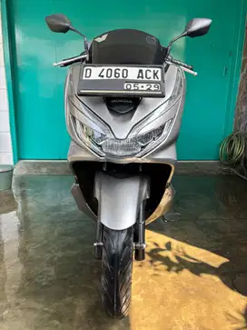 jual motor honda pcx cbs silver tahun 2019