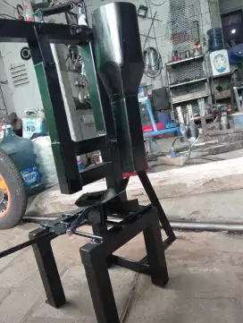 Alat Cetak Briket Manual