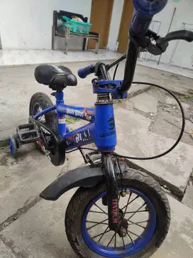 Dijual sepeda bekas anak