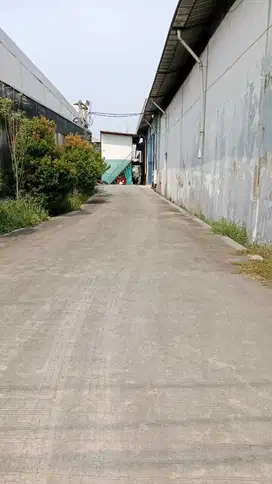 DISEWAKAN GUDANG INCLUDE OFFICE DI PERGUDANGAN 19 PAKUHAJI TANGERANG