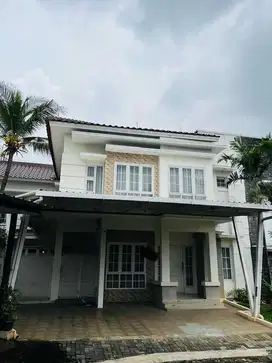Dijual Cepat Rumah Siap huni 2 lantai di Raffles Hills Cibubur