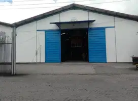 Gudang Margomulyo deket manukan Angtropolis. Akses kontainer