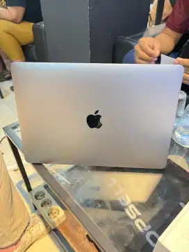 KREDIT MACBOOK APPLE AIR M1 MOJOKERTO DP 1 JUTA