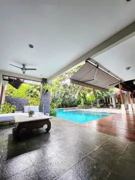 Jual Rumah Tropikal Luas 1.925m² di Cilandak SHM
