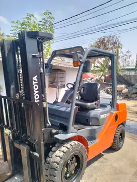 Forklift Toyota 3 Ton,Matic,Tiang Threelift 4,3 Meter,8FD30,Tahun 2020