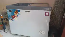 Chest freezer sliding door 190 L