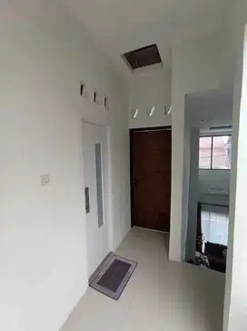 JUAL KE PEPET RUMAH 2 LANTAI SIAP HUNI GBR CIMAHI UTARA