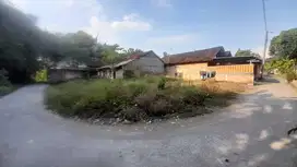 TANAH PEKARANGAN HOOK BARAT SMP1 SEYEGAN 189M2 280JT NEGO.JK13411