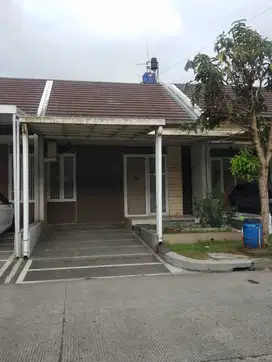 Rumah Cantik Semi Furnish di Sommervile TKI V
