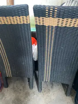 meja makan 4 kursi
