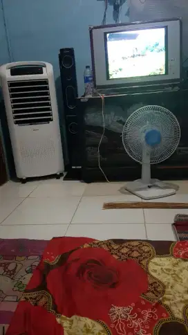 Kipas AC merk MIDEA Type AC-200 W