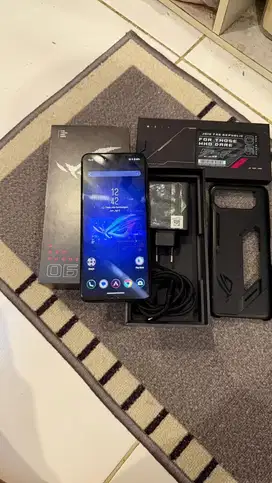 Dijual Asus Rog Phone 6 Black 5G 8/256GB Resmi Lengkap