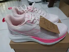 Diadora Pacie women's running shoes - pink size 40