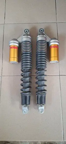 Shockbreaker belakang adv