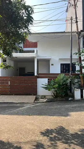 Disewakan rumah siap huni di Nerada Estate, tinggal bawa koper saja