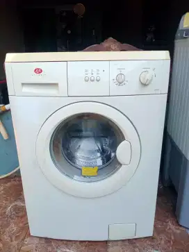 Mesin cuci front loading Lux Classic