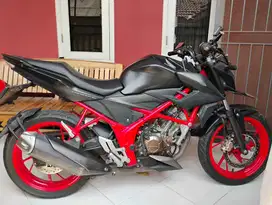 Honda CB150R V2 Low KM