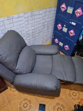 RECLINING SOFA (SELMA BRAND)
