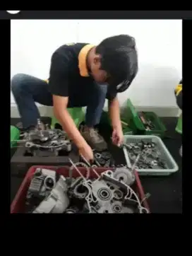 Dibutuhkan montir motor pria/wanita