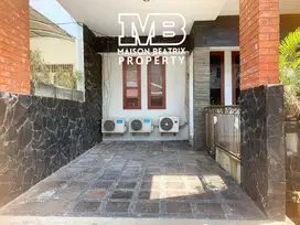 DIJUAL/DISEWAKAN RUMAH 2LT LOKASI SANGAT STRATEGIS DI BINTARO SEKT.5