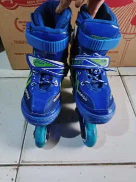 Sepatu roda anak
