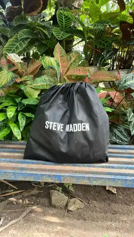 Tas wanita Steve Madden BGLOWING Women's Crossbody Bags - Black