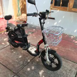 Sepeda Listrik Selis Mandalika seperti baru