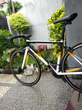 Di jual road bike Polygon S3