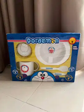 Feeding Set Perlengkapan Makan Bayi motif doraemon merk lusty bunny