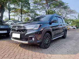 SUZUKI XL7 ALPHA HYBRID 2023 AT HITAM KM 28RB