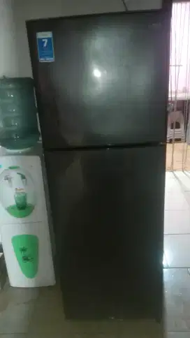 Kulkas Merk Aqua 2 pintu