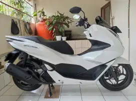 Honda PCX 160 CBS 2024 bln 11 km 3000 plat Bekasi kabupaten