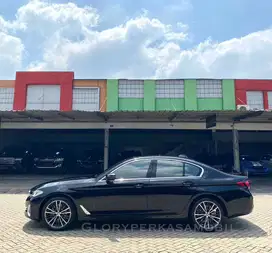 BMW 530i Opulence 2023 KM 2rb ANTIK
