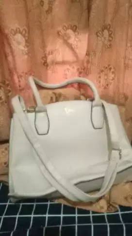 Tas wanita fiomi warna crem
