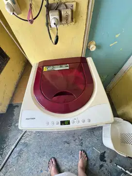 Mesin cuci polytron top load 9kg