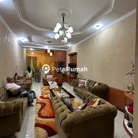 DIJUAL TOWNHOUSE JALAN BAKTI LUHUR KOMPLEK THE SUITES 1 (RICKY A)
