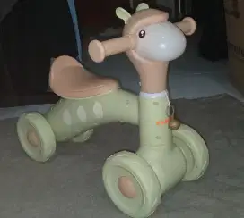 Dijual mainan roda anak. Ada music nya dan lampunya