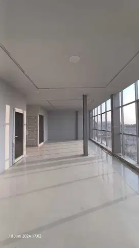 DISEWAKAN GUDANG INCLUDE KANTOR TERDAPAT LIFT BARANG DAERAH KALIDERES