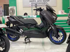 Yamaha XMAX 250 TECH MAX 2024