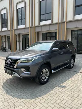 Toyota Fortuner VRZ 2.4 AT 2020 / 2021 Pajak Panjang