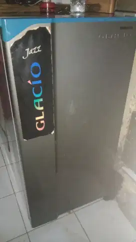 Di jual kulkas 1 pintu