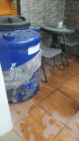 Dijual TOREN TANDON AIR  300 lt merk PENGUIN baru pakai 2 bulan an