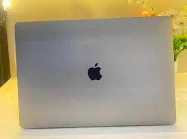 MacBook Pro 2016 Dual VGA 15inc Core I7 Ram 16GB SSD 256GB Normal