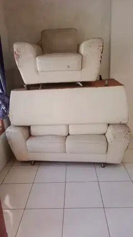 Kursi sofa bekas