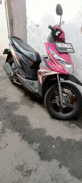 Honda Beat eco magenta tipe tertinggi 2018