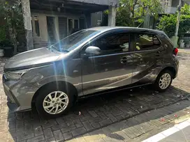 Tangan pertama. Nego