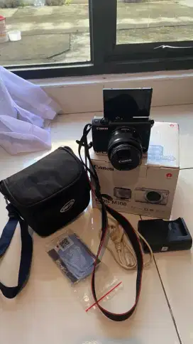 Kamera Mirrorless Canon EOS M100