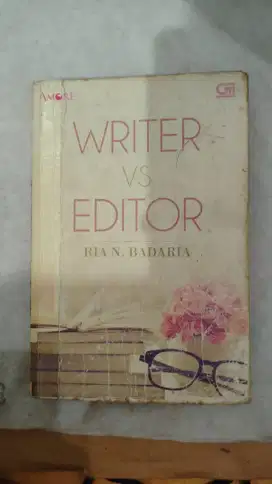 Writer vs Editor - Ria N. Badaria