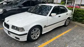 BMW 318i 1993 Bensin