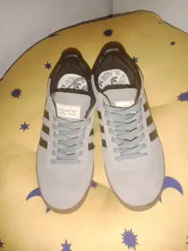 Dijual Sepatu Adidas Spesial Handball